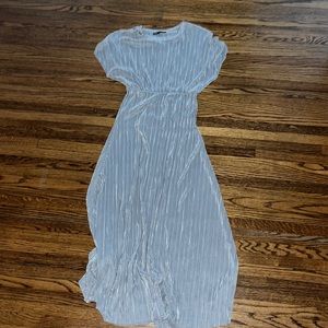 Zara gray flowy maxi dress, cinched waist, super comfy material